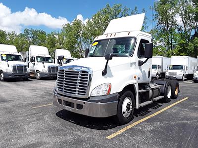 Used 2019 Freightliner Cascadia Day Cab 6x4, Semi Truck for sale #809949 - photo 1