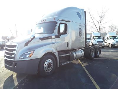Used 2019 Freightliner Cascadia Sleeper Cab 6x4, Semi Truck for sale #861533 - photo 1