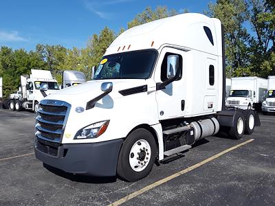 Used 2019 Freightliner Cascadia Sleeper Cab 6x4, Semi Truck for sale #867409 - photo 1