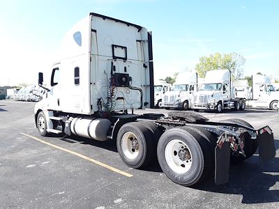 Used 2019 Freightliner Cascadia Sleeper Cab 6x4, Semi Truck for sale #867409 - photo 2