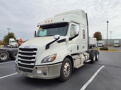 Used 2020 Freightliner Cascadia Sleeper Cab 6x4, Semi Truck for sale #274607 - photo 1