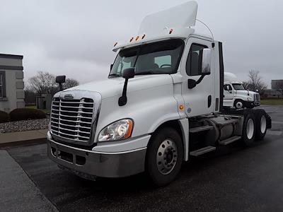 Used 2013 Freightliner Cascadia Day Cab 6x4, Semi Truck for sale #492959 - photo 2