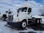 Used 2015 Freightliner Cascadia 6x4, Semi Truck for sale #563395 - photo 1