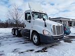 Used 2015 Freightliner Cascadia 6x4, Semi Truck for sale #563395 - photo 4