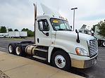 Used 2016 Freightliner Cascadia Day Cab 6x4, Semi Truck for sale #645252 - photo 4