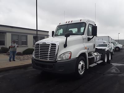 Used 2017 Freightliner Cascadia Day Cab 6x4, Semi Truck for sale #674770 - photo 1