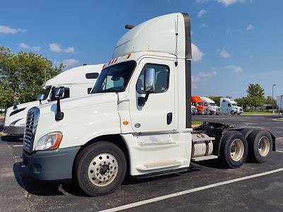 Used 2017 Freightliner Cascadia Day Cab 6x4, Semi Truck for sale #676450 - photo 1