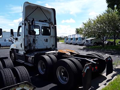 Used 2017 Freightliner Cascadia Day Cab 6x4, Semi Truck for sale #676455 - photo 2