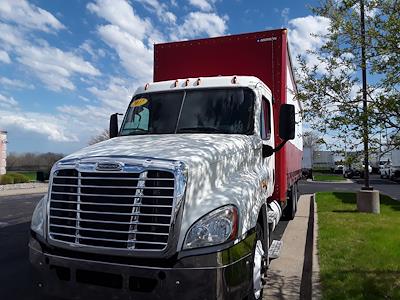 Used 2017 Freightliner Cascadia Day Cab 6x4, Box Truck for sale #679118 - photo 1