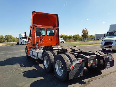 Used 2018 Freightliner Cascadia Day Cab 6x4, Semi Truck for sale #750399 - photo 2