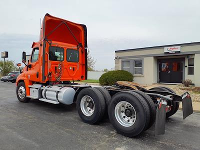 Used 2018 Freightliner Cascadia Day Cab 6x4, Semi Truck for sale #753114 - photo 2