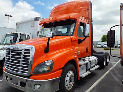 Used 2018 Freightliner Cascadia Day Cab 6x4, Semi Truck for sale #757959 - photo 1