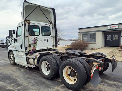 Used 2018 Freightliner Cascadia Day Cab 6x4, Semi Truck for sale #779720 - photo 2