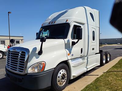 Used 2019 Freightliner Cascadia Sleeper Cab 6x4, Semi Truck for sale #809023 - photo 1