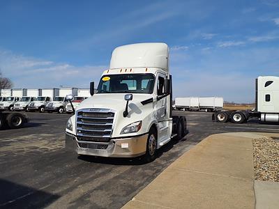 Used 2019 Freightliner Cascadia Day Cab 6x4, Semi Truck for sale #868590 - photo 1