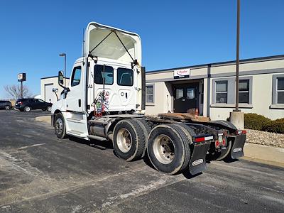 Used 2019 Freightliner Cascadia Day Cab 6x4, Semi Truck for sale #868594 - photo 2