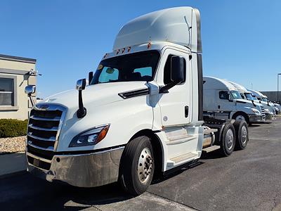 Used 2019 Freightliner Cascadia Day Cab 6x4, Semi Truck for sale #868598 - photo 1