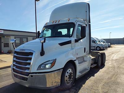 Used 2019 Freightliner Cascadia Day Cab 6x4, Semi Truck for sale #868604 - photo 1