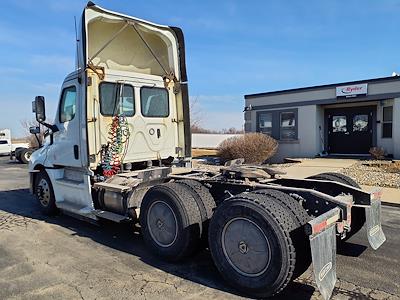 Used 2019 Freightliner Cascadia Day Cab 6x4, Semi Truck for sale #868604 - photo 2