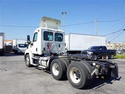 Used 2014 Freightliner Cascadia Day Cab 6x4, Semi Truck for sale #304758 - photo 2