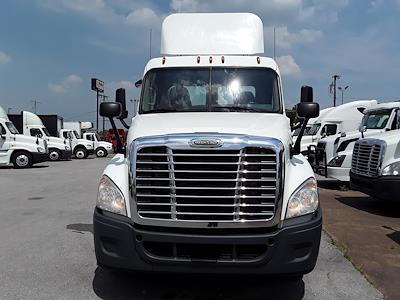 Used 2015 Freightliner Cascadia 6x4, Semi Truck for sale #564532 - photo 2