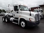 Used 2015 Freightliner Cascadia 6x4, Semi Truck for sale #564534 - photo 6
