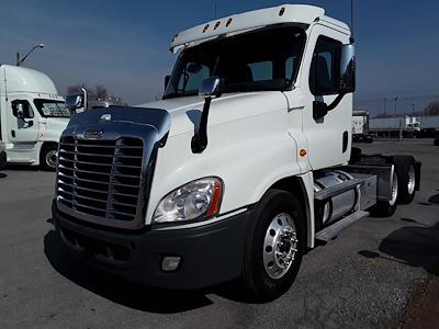Used 2016 Freightliner Cascadia Day Cab 6x4, Semi Truck for sale #649802 - photo 1