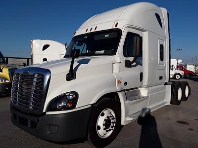 Used 2016 Freightliner Cascadia Sleeper Cab 6x4, Semi Truck for sale #650819 - photo 1