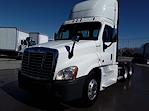 Used 2017 Freightliner Cascadia 6x4, Semi Truck for sale #676453 - photo 1