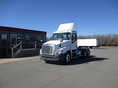 Used 2015 Freightliner Cascadia Day Cab 6x4, Semi Truck for sale #307205 - photo 1