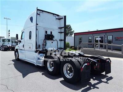 Used 2014 Freightliner Cascadia Sleeper Cab 6x4, Semi Truck for sale #558254 - photo 2