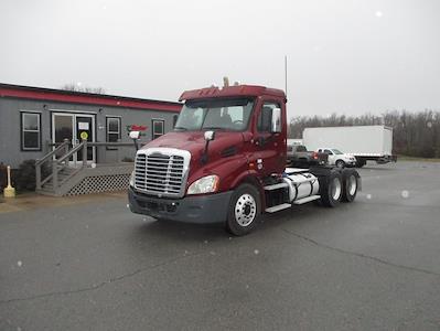 Used 2015 Freightliner Cascadia Day Cab 6x4, Semi Truck for sale #598548 - photo 1