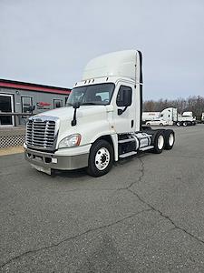 Used 2017 Freightliner Cascadia Day Cab 6x4, Semi Truck for sale #672052 - photo 1