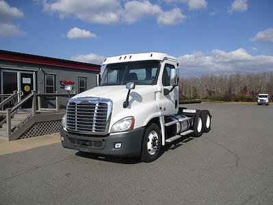 Used 2017 Freightliner Cascadia 6x4, Semi Truck for sale #674924 - photo 1