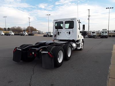 Used 2017 Freightliner Cascadia 6x4, Semi Truck for sale #674926 - photo 1