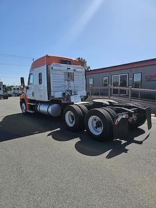 Used 2017 Freightliner Cascadia Sleeper Cab 6x4, Semi Truck for sale #676344 - photo 2