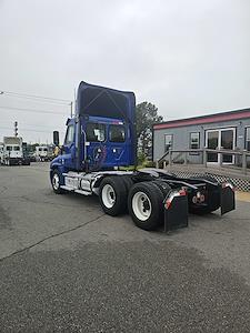 Used 2017 Freightliner Cascadia Day Cab 6x4, Semi Truck for sale #677084 - photo 2