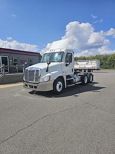 Used 2018 Freightliner Cascadia Day Cab 6x4, Semi Truck for sale #744730 - photo 1