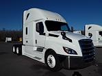 Used 2019 Freightliner Cascadia Sleeper Cab 6x4, Semi Truck for sale #827464 - photo 4