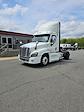 Used 2019 Freightliner Cascadia Day Cab 4x2, Semi Truck for sale #873439 - photo 1