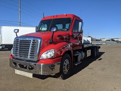 Used 2015 Freightliner Cascadia Day Cab 6x4, Rollback Body for sale #568164 - photo 1