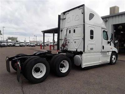 Used 2015 Freightliner Cascadia Sleeper Cab 6x4, Semi Truck for sale #640591 - photo 2