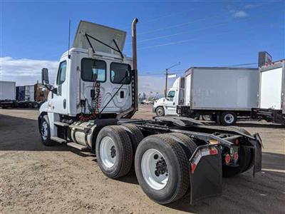 Used 2016 Freightliner Cascadia 6x4, Semi Truck for sale #650531 - photo 2
