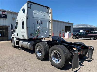 Used 2016 Freightliner Cascadia Sleeper Cab 6x4, Semi Truck for sale #653031 - photo 2