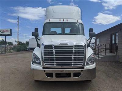 Used 2017 Freightliner Cascadia Day Cab 6x4, Semi Truck for sale #662675 - photo 2