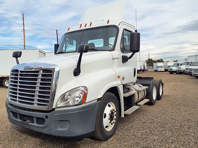 Used 2017 Freightliner Cascadia Day Cab 6x4, Semi Truck for sale #666892 - photo 1