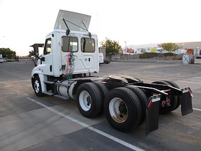 Used 2018 Freightliner Cascadia Day Cab 6x4, Semi Truck for sale #682157 - photo 2