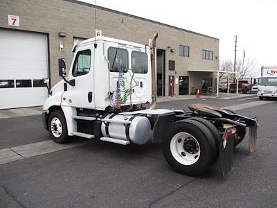 Used 2018 Freightliner Cascadia Day Cab 4x2, Semi Truck for sale #751743 - photo 2