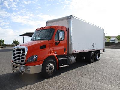 Used 2018 Freightliner Cascadia Day Cab 6x4, Box Truck for sale #752463 - photo 1