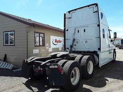 Used 2019 Freightliner Cascadia Sleeper Cab 6x4, Semi Truck for sale #786617 - photo 2